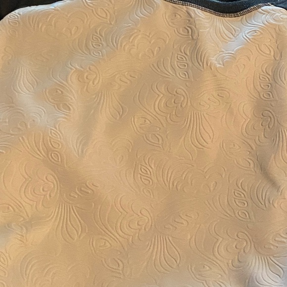 Shirt - Picture 2 of 2